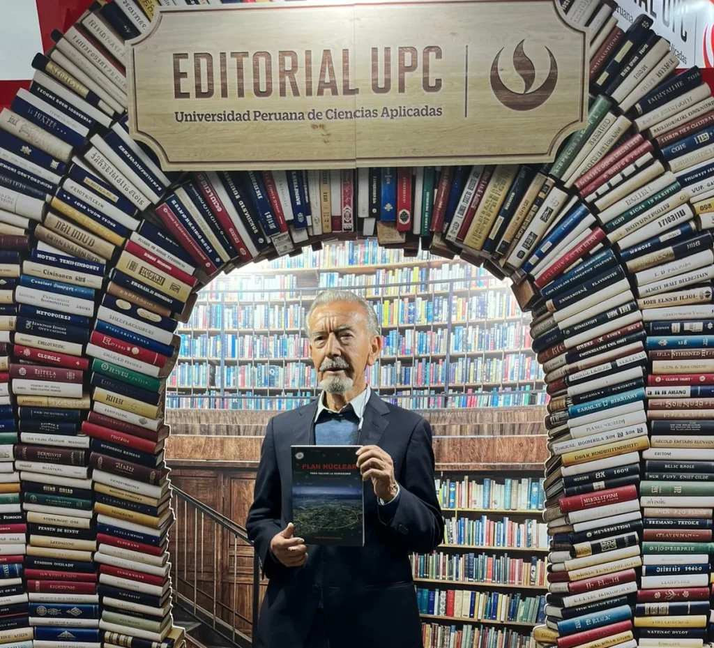 Visita a la Feria Internacional del Libro de Lima 2025